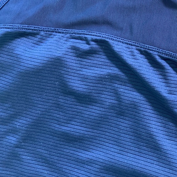 Lorna Jane navy blue racerback tank size medium - Picture 4 of 4